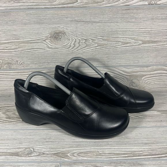 Clarks Collections Black Leather Low Heel Wedge Slip On Shoe - Women’s 10 - Picture 1 of 9